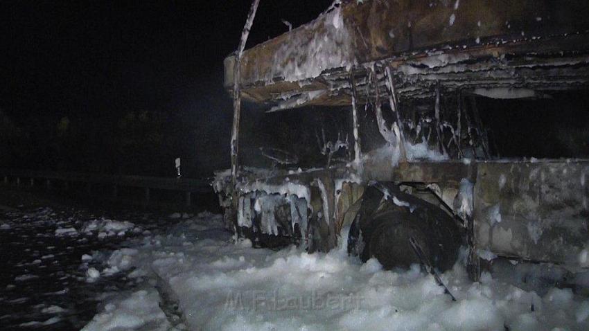 A 1 bei Euskirchen Reisebus komplett ausgebrannt P19.jpg